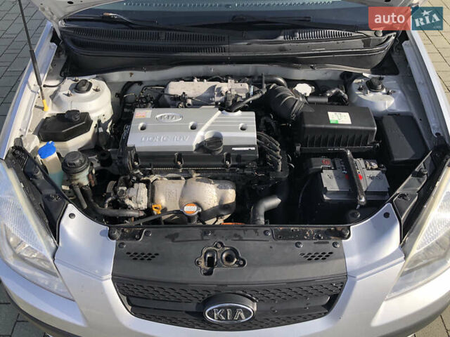 Киа Рио 2009 в Хмельницком на Automoto.ua Серый Киа Рио, объемом двигателя 1.4 л и пробегом 155 тыс. км за 5800 $, фото 20 на Automoto.ua