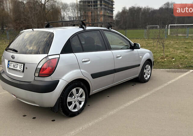 Серый Киа Рио, объемом двигателя 1.4 л и пробегом 131 тыс. км за 4650 $, фото 2 на Automoto.ua