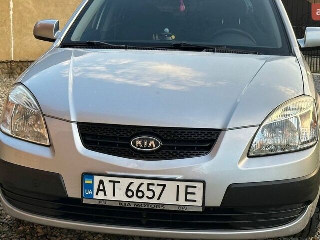 Серый Киа Рио, объемом двигателя 1.4 л и пробегом 136 тыс. км за 5200 $, фото 1 на Automoto.ua