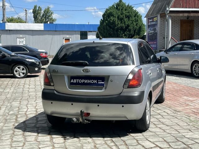Серый Киа Рио, объемом двигателя 1.4 л и пробегом 174 тыс. км за 3999 $, фото 4 на Automoto.ua