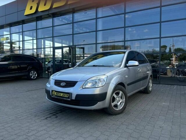 Серый Киа Рио, объемом двигателя 1.4 л и пробегом 135 тыс. км за 5778 $, фото 2 на Automoto.ua