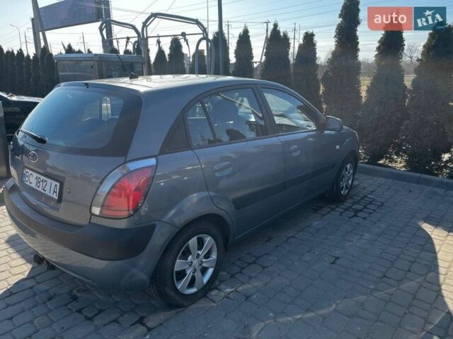 Серый Киа Рио, объемом двигателя 1.4 л и пробегом 221 тыс. км за 3500 $, фото 3 на Automoto.ua