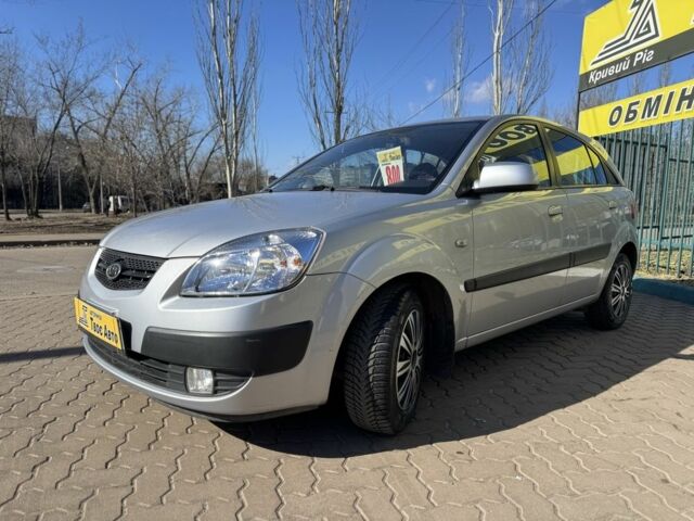 Серый Киа Рио, объемом двигателя 1.4 л и пробегом 196 тыс. км за 4450 $, фото 2 на Automoto.ua