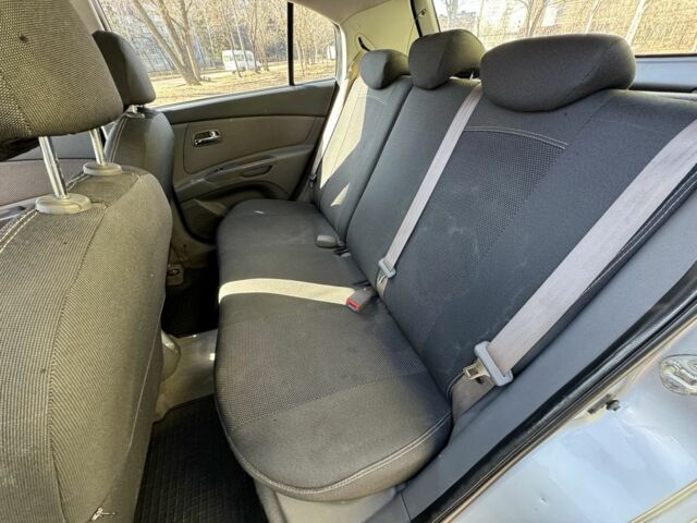 Серый Киа Рио, объемом двигателя 1.4 л и пробегом 196 тыс. км за 4450 $, фото 9 на Automoto.ua