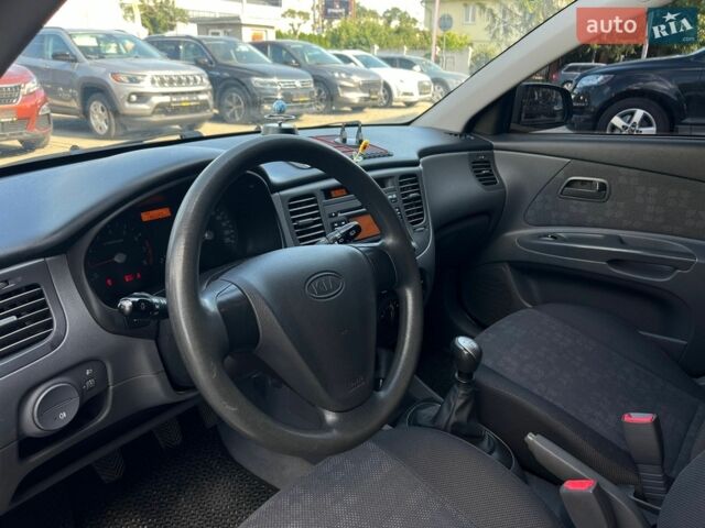 Серый Киа Рио, объемом двигателя 1.4 л и пробегом 137 тыс. км за 5800 $, фото 9 на Automoto.ua