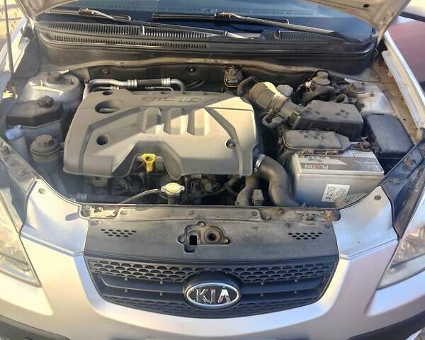 Сірий Кіа Ріо, об'ємом двигуна 1.5 л та пробігом 218 тис. км за 4200 $, фото 11 на Automoto.ua