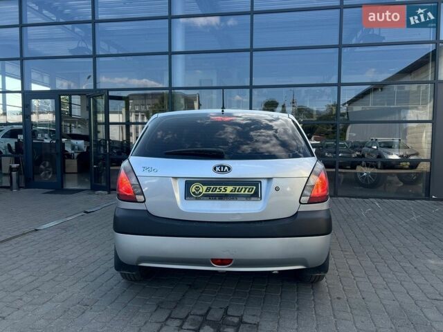Сірий Кіа Ріо, об'ємом двигуна 1.4 л та пробігом 135 тис. км за 5800 $, фото 5 на Automoto.ua