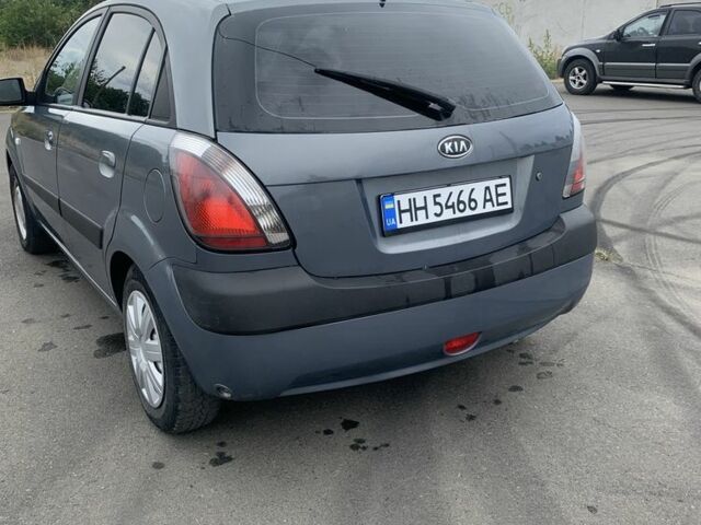 Сірий Кіа Ріо, об'ємом двигуна 1.4 л та пробігом 250 тис. км за 4697 $, фото 1 на Automoto.ua