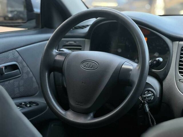 Серый Киа Рио, объемом двигателя 1.4 л и пробегом 135 тыс. км за 5778 $, фото 21 на Automoto.ua