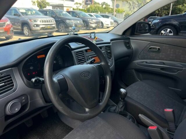 Серый Киа Рио, объемом двигателя 1.4 л и пробегом 135 тыс. км за 5778 $, фото 9 на Automoto.ua