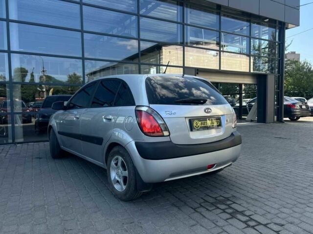 Серый Киа Рио, объемом двигателя 1.4 л и пробегом 135 тыс. км за 5778 $, фото 4 на Automoto.ua