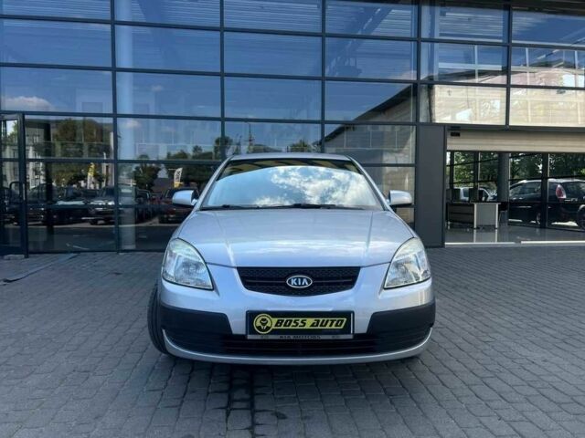 Серый Киа Рио, объемом двигателя 1.4 л и пробегом 135 тыс. км за 5778 $, фото 1 на Automoto.ua