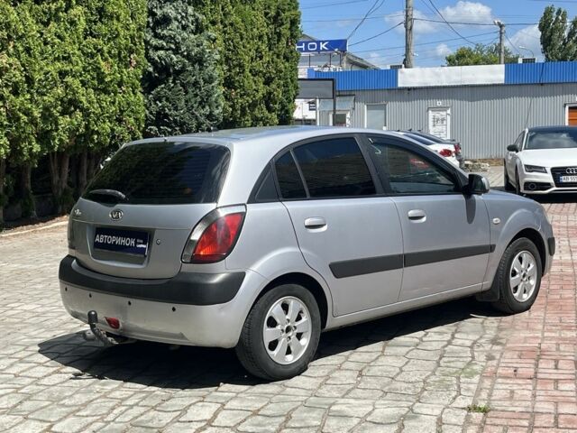 Серый Киа Рио, объемом двигателя 1.4 л и пробегом 174 тыс. км за 3999 $, фото 3 на Automoto.ua