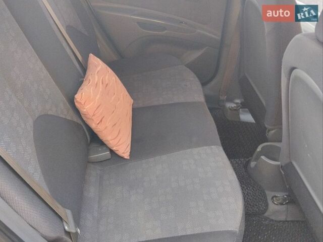 Серый Киа Рио, объемом двигателя 1.4 л и пробегом 135 тыс. км за 4500 $, фото 8 на Automoto.ua
