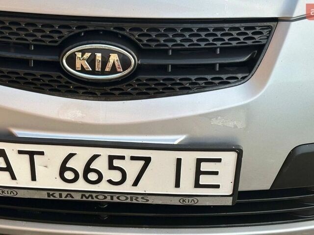 Серый Киа Рио, объемом двигателя 1.4 л и пробегом 136 тыс. км за 5200 $, фото 8 на Automoto.ua