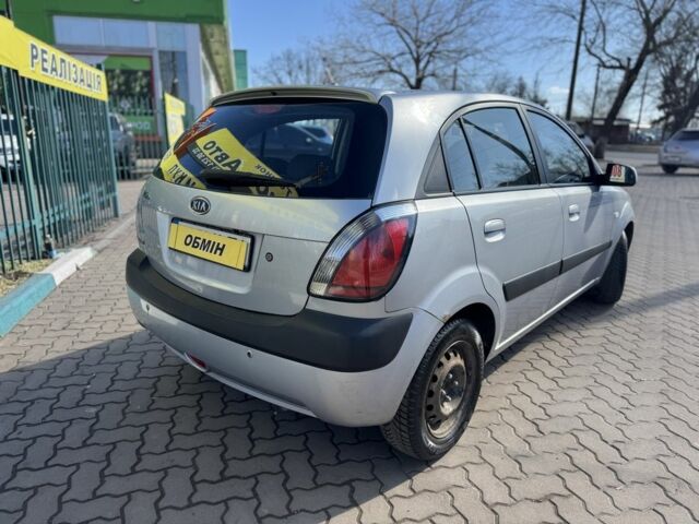 Серый Киа Рио, объемом двигателя 1.4 л и пробегом 196 тыс. км за 4450 $, фото 6 на Automoto.ua