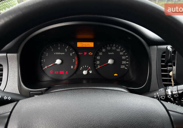 Серый Киа Рио, объемом двигателя 1.4 л и пробегом 131 тыс. км за 4650 $, фото 14 на Automoto.ua