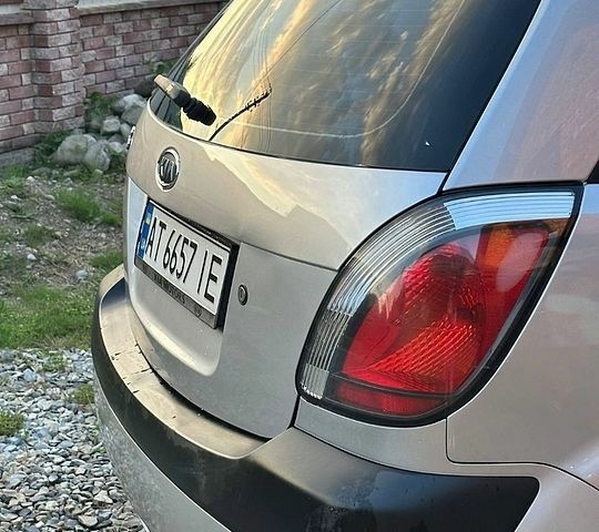 Серый Киа Рио, объемом двигателя 1.4 л и пробегом 136 тыс. км за 5200 $, фото 18 на Automoto.ua