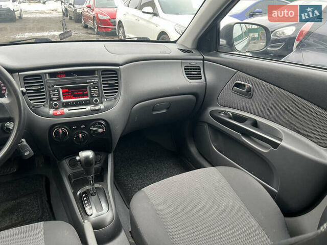 Серый Киа Рио, объемом двигателя 1.6 л и пробегом 207 тыс. км за 7299 $, фото 15 на Automoto.ua