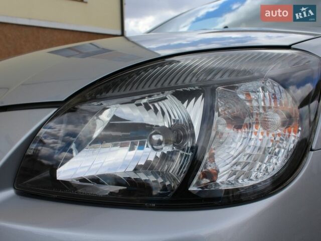 Сірий Кіа Ріо, об'ємом двигуна 1.4 л та пробігом 165 тис. км за 5590 $, фото 25 на Automoto.ua