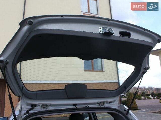 Сірий Кіа Ріо, об'ємом двигуна 1.4 л та пробігом 165 тис. км за 5590 $, фото 100 на Automoto.ua