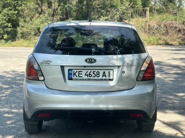 Сірий Кіа Ріо, об'ємом двигуна 1.4 л та пробігом 173 тис. км за 4313 $, фото 4 на Automoto.ua