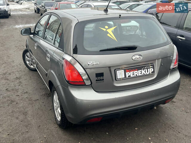 Серый Киа Рио, объемом двигателя 1.6 л и пробегом 207 тыс. км за 7299 $, фото 6 на Automoto.ua