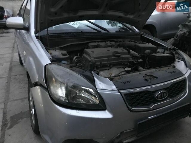 Серый Киа Рио, объемом двигателя 1.4 л и пробегом 95 тыс. км за 2880 $, фото 1 на Automoto.ua
