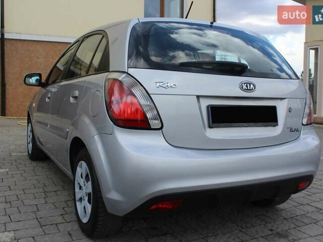 Сірий Кіа Ріо, об'ємом двигуна 1.4 л та пробігом 165 тис. км за 5590 $, фото 52 на Automoto.ua