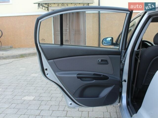 Сірий Кіа Ріо, об'ємом двигуна 1.4 л та пробігом 165 тис. км за 5590 $, фото 79 на Automoto.ua