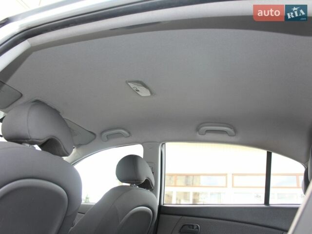Сірий Кіа Ріо, об'ємом двигуна 1.4 л та пробігом 165 тис. км за 5590 $, фото 78 на Automoto.ua