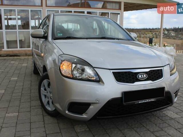Сірий Кіа Ріо, об'ємом двигуна 1.4 л та пробігом 165 тис. км за 5590 $, фото 18 на Automoto.ua