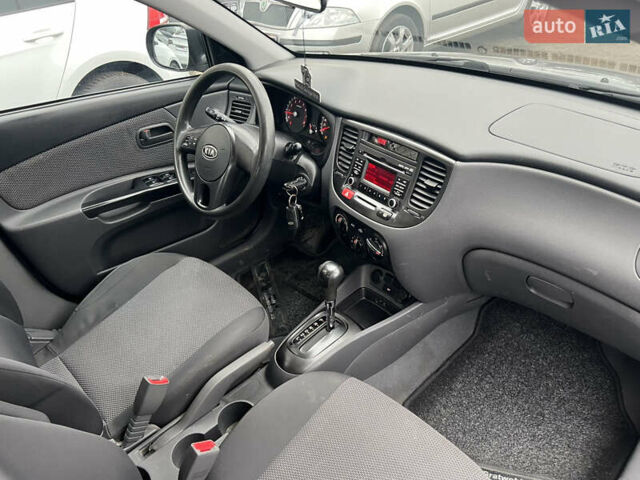 Серый Киа Рио, объемом двигателя 1.6 л и пробегом 207 тыс. км за 7299 $, фото 26 на Automoto.ua