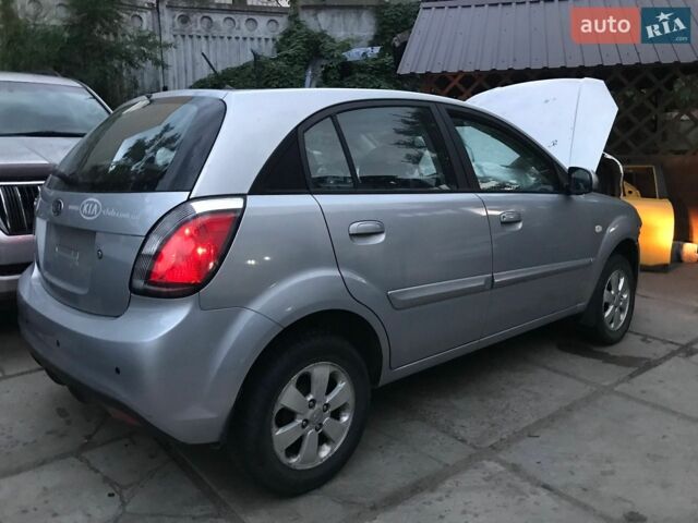Серый Киа Рио, объемом двигателя 1.4 л и пробегом 95 тыс. км за 2880 $, фото 3 на Automoto.ua