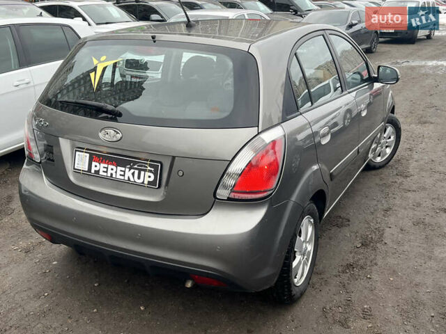 Серый Киа Рио, объемом двигателя 1.6 л и пробегом 207 тыс. км за 7299 $, фото 8 на Automoto.ua