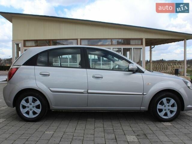 Сірий Кіа Ріо, об'ємом двигуна 1.4 л та пробігом 165 тис. км за 5590 $, фото 42 на Automoto.ua