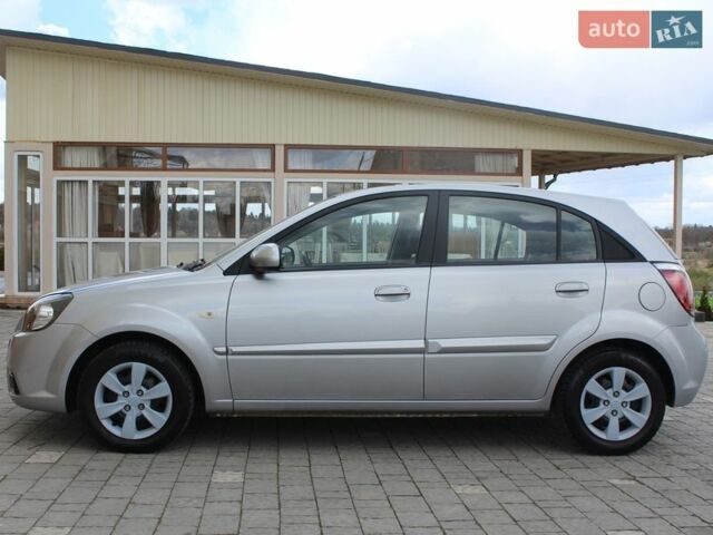 Сірий Кіа Ріо, об'ємом двигуна 1.4 л та пробігом 165 тис. км за 5590 $, фото 48 на Automoto.ua