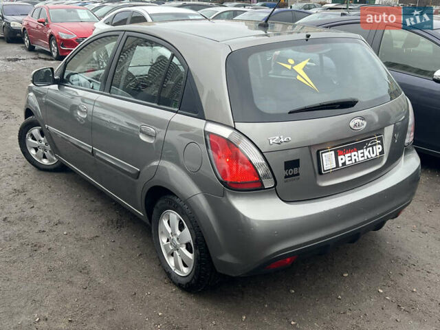 Серый Киа Рио, объемом двигателя 1.6 л и пробегом 207 тыс. км за 7299 $, фото 5 на Automoto.ua