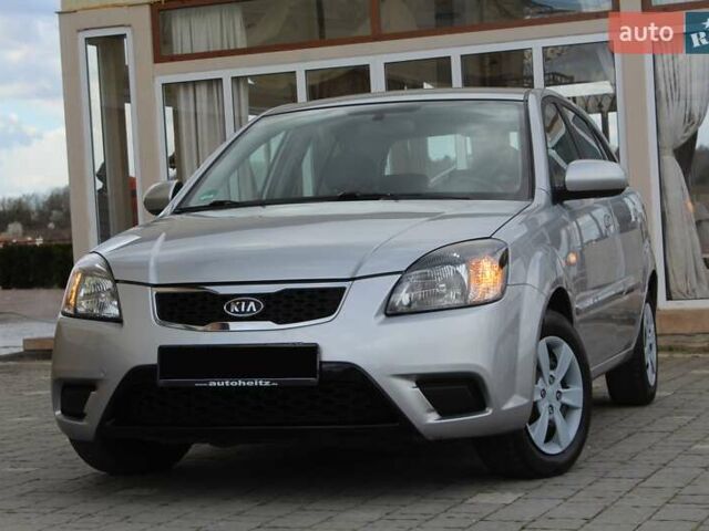 Сірий Кіа Ріо, об'ємом двигуна 1.4 л та пробігом 165 тис. км за 5590 $, фото 8 на Automoto.ua