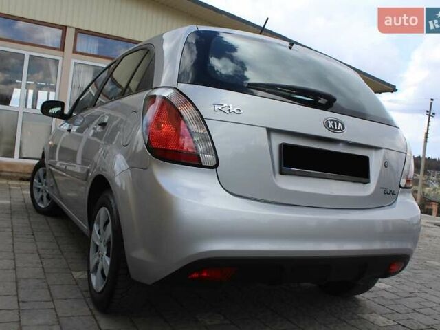Сірий Кіа Ріо, об'ємом двигуна 1.4 л та пробігом 165 тис. км за 5590 $, фото 38 на Automoto.ua