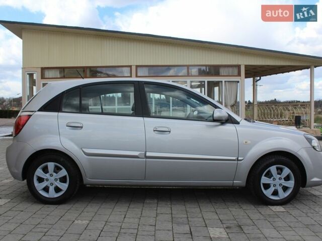 Сірий Кіа Ріо, об'ємом двигуна 1.4 л та пробігом 165 тис. км за 5590 $, фото 44 на Automoto.ua