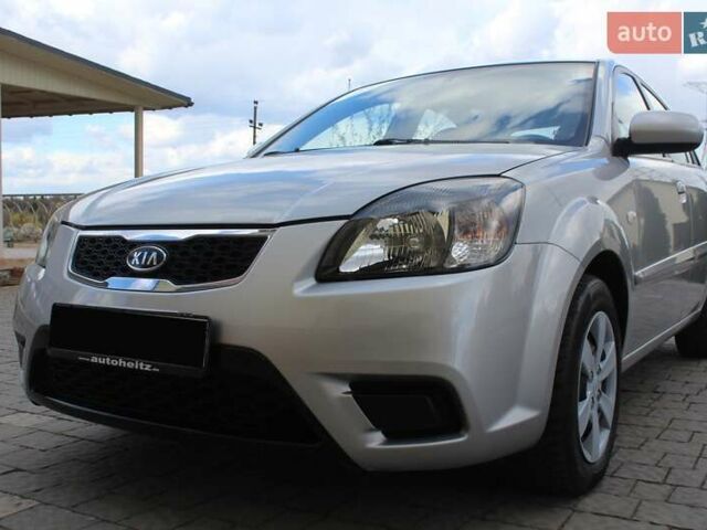 Сірий Кіа Ріо, об'ємом двигуна 1.4 л та пробігом 165 тис. км за 5590 $, фото 50 на Automoto.ua