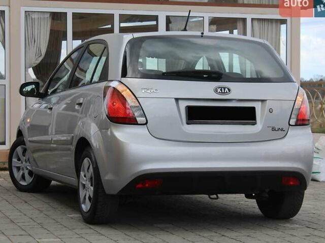 Сірий Кіа Ріо, об'ємом двигуна 1.4 л та пробігом 165 тис. км за 5590 $, фото 28 на Automoto.ua