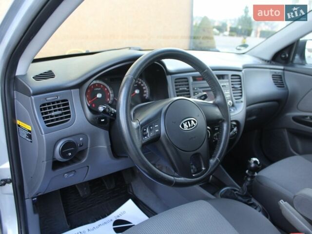 Сірий Кіа Ріо, об'ємом двигуна 1.4 л та пробігом 165 тис. км за 5590 $, фото 55 на Automoto.ua