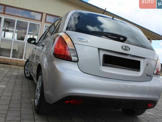 Сірий Кіа Ріо, об'ємом двигуна 1.4 л та пробігом 165 тис. км за 5590 $, фото 40 на Automoto.ua