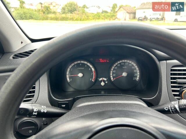 Серый Киа Рио, объемом двигателя 1.4 л и пробегом 156 тыс. км за 4000 $, фото 1 на Automoto.ua