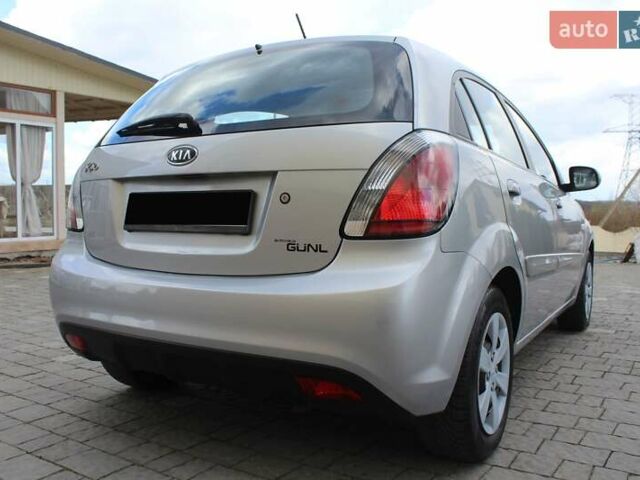 Сірий Кіа Ріо, об'ємом двигуна 1.4 л та пробігом 165 тис. км за 5590 $, фото 46 на Automoto.ua