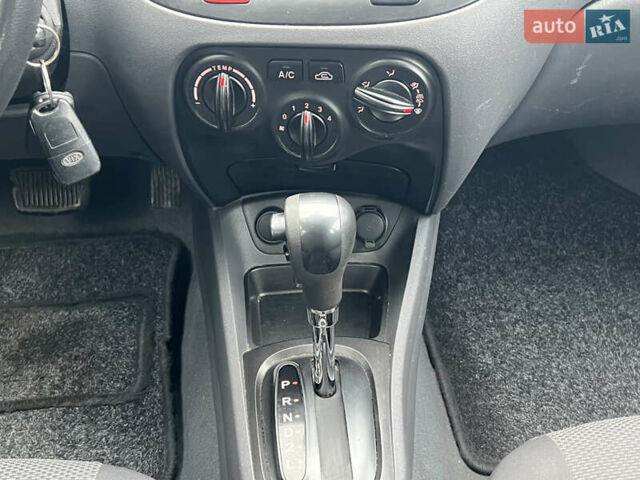 Серый Киа Рио, объемом двигателя 1.6 л и пробегом 207 тыс. км за 7299 $, фото 18 на Automoto.ua
