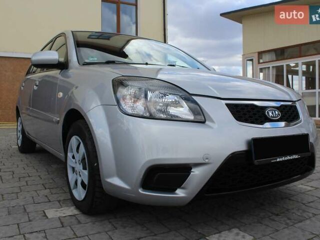 Сірий Кіа Ріо, об'ємом двигуна 1.4 л та пробігом 165 тис. км за 5590 $, фото 45 на Automoto.ua