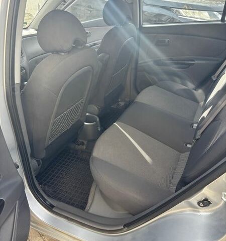 Сірий Кіа Ріо, об'ємом двигуна 1.4 л та пробігом 165 тис. км за 4600 $, фото 11 на Automoto.ua